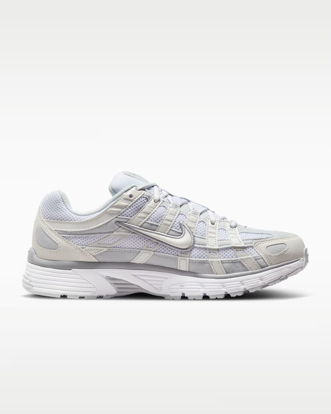 NIKE - P-6000