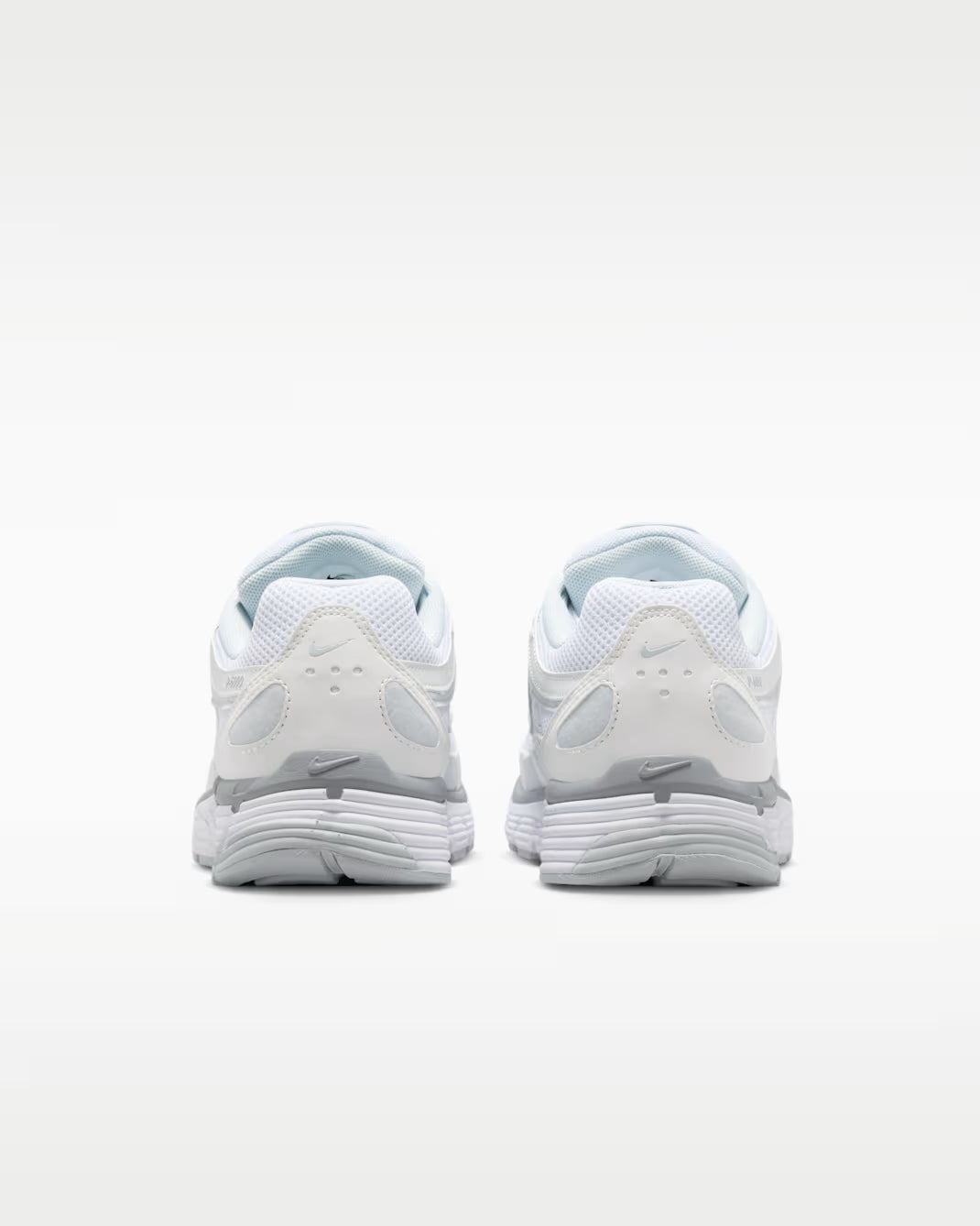 NIKE - P-6000