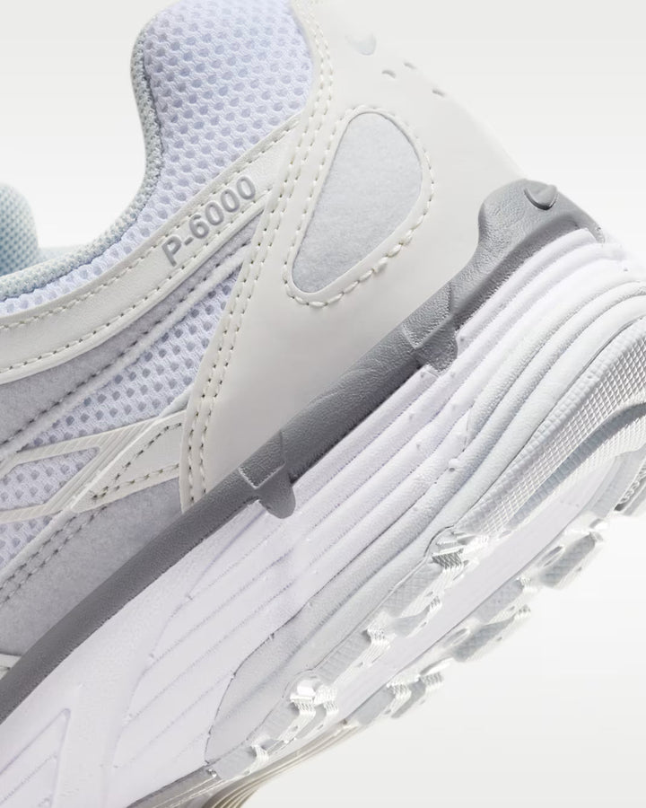 NIKE - P-6000