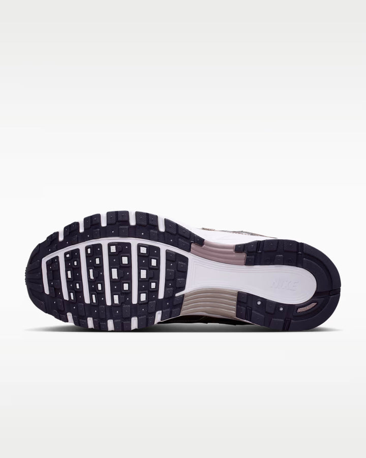 NIKE - P-6000