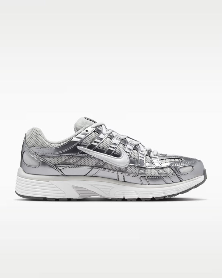 NIKE - P-6000
