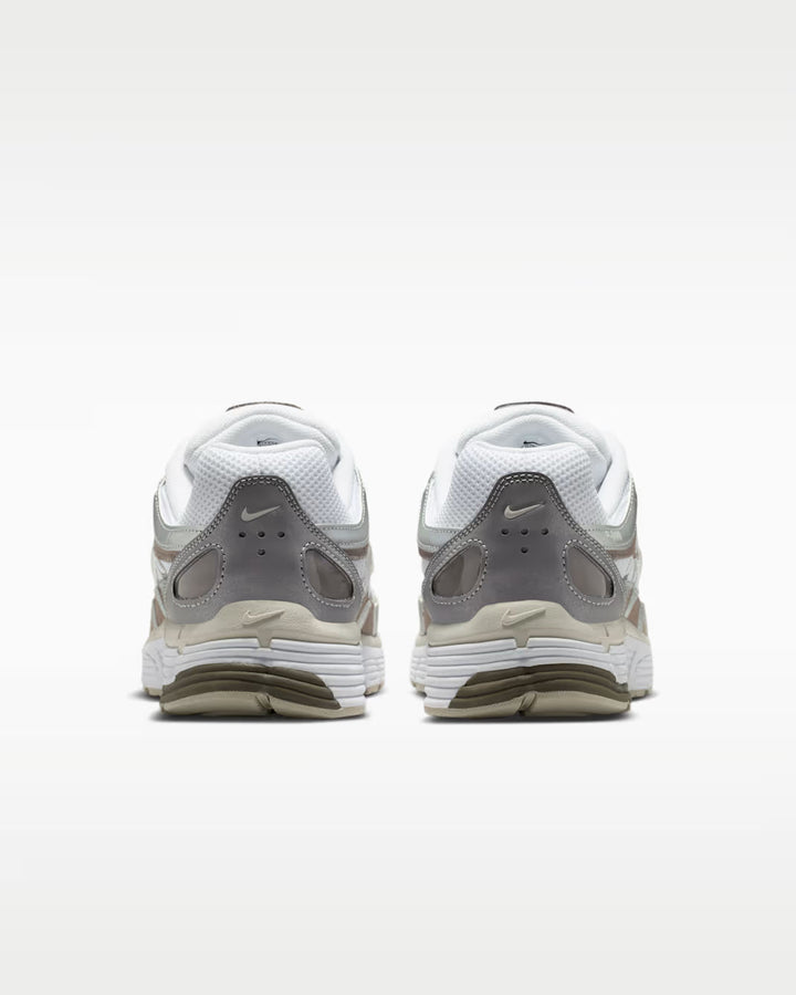 NIKE - P-6000