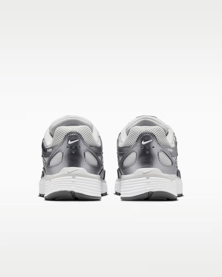 NIKE - P-6000