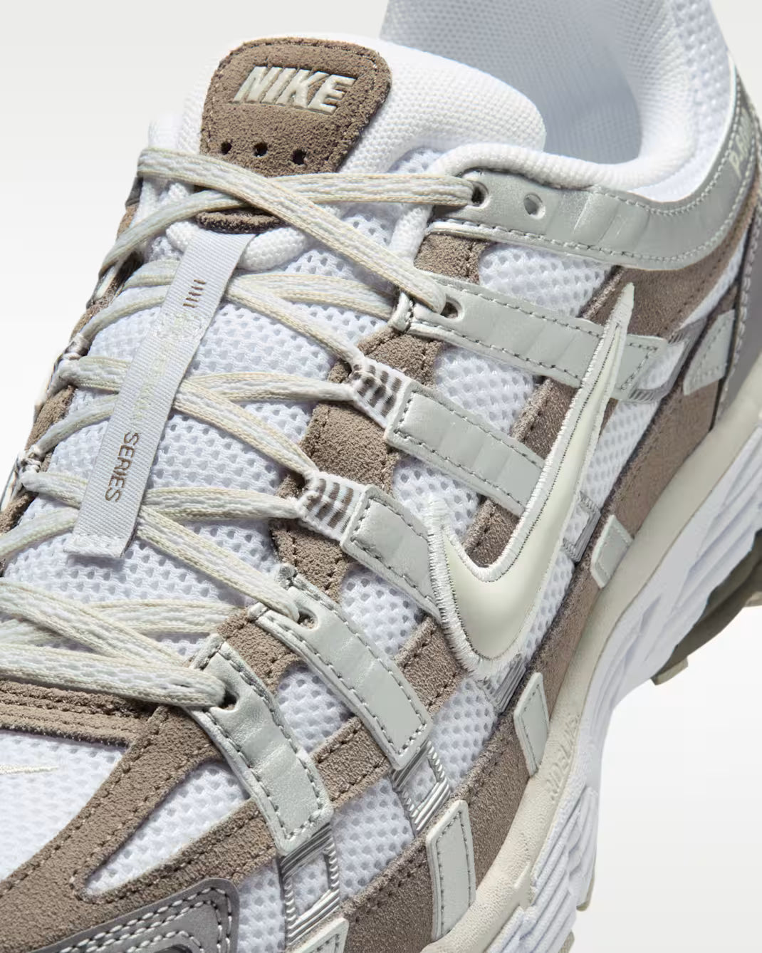NIKE - P-6000